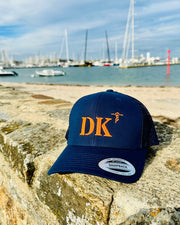 Casquette marine de votre port d'attache DK Dunkerque de la marque Quartier iode avec filet à l'arrière.